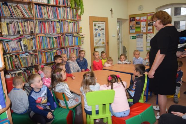 Wizyta przedszkolaków w Gminnej Bibliotece Publicznej