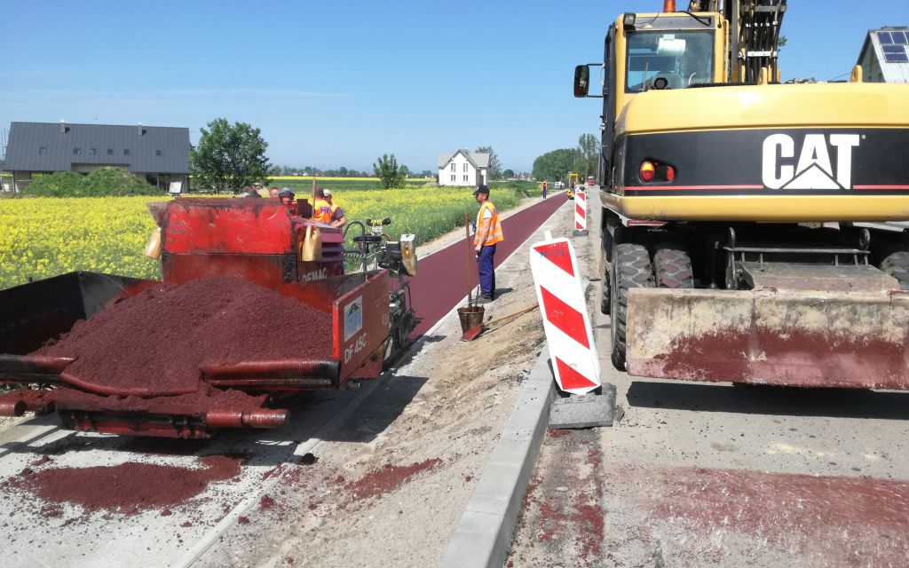 Końcowe prace w zakresie budowy ścieżki rowerowej