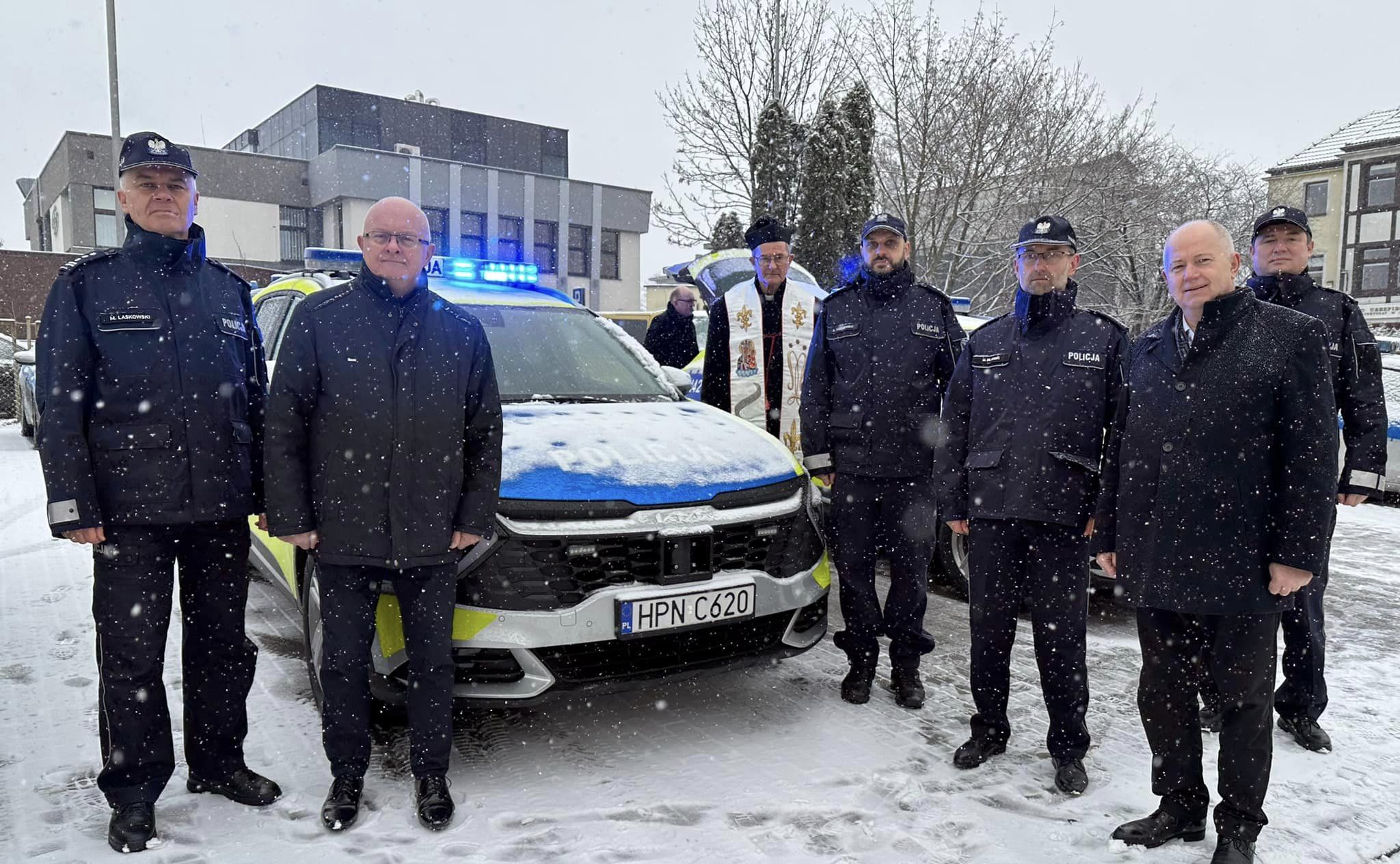 Nowy radiowóz dla policjantów 